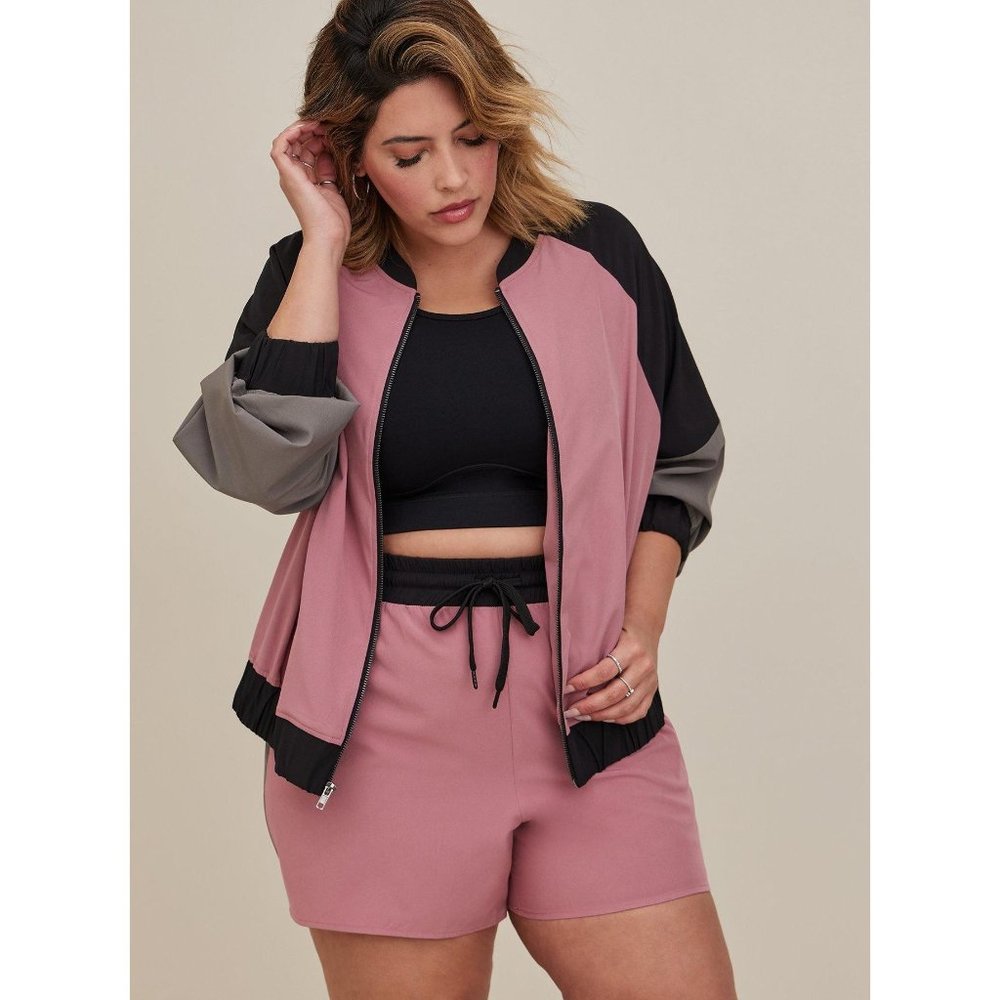 Torrid NWT LoveSick Color Block Bomber Stretch Woven Mauve Wash size 30/6X - Picture 9 of 9